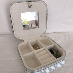 MILLY Traveling jewelry case